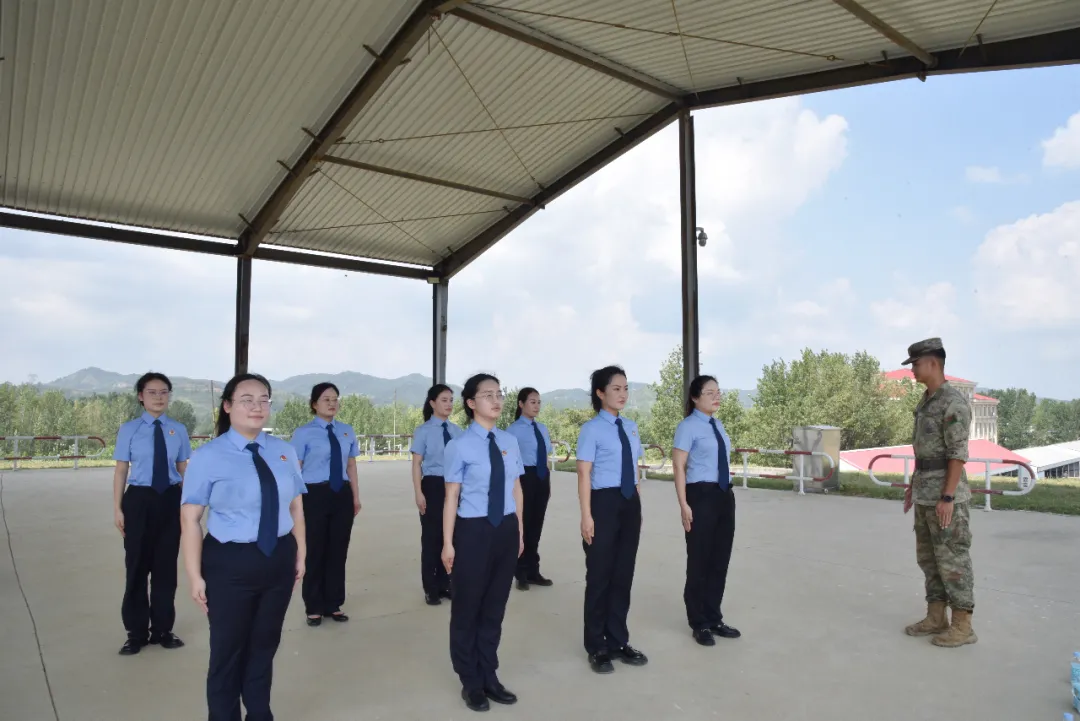泌陽縣檢察院開展“八一”進軍營活動?