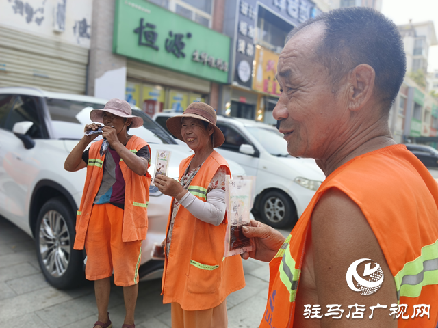 高溫下的清涼守護：愛心中醫館為戶外工作者免費供應酸梅湯