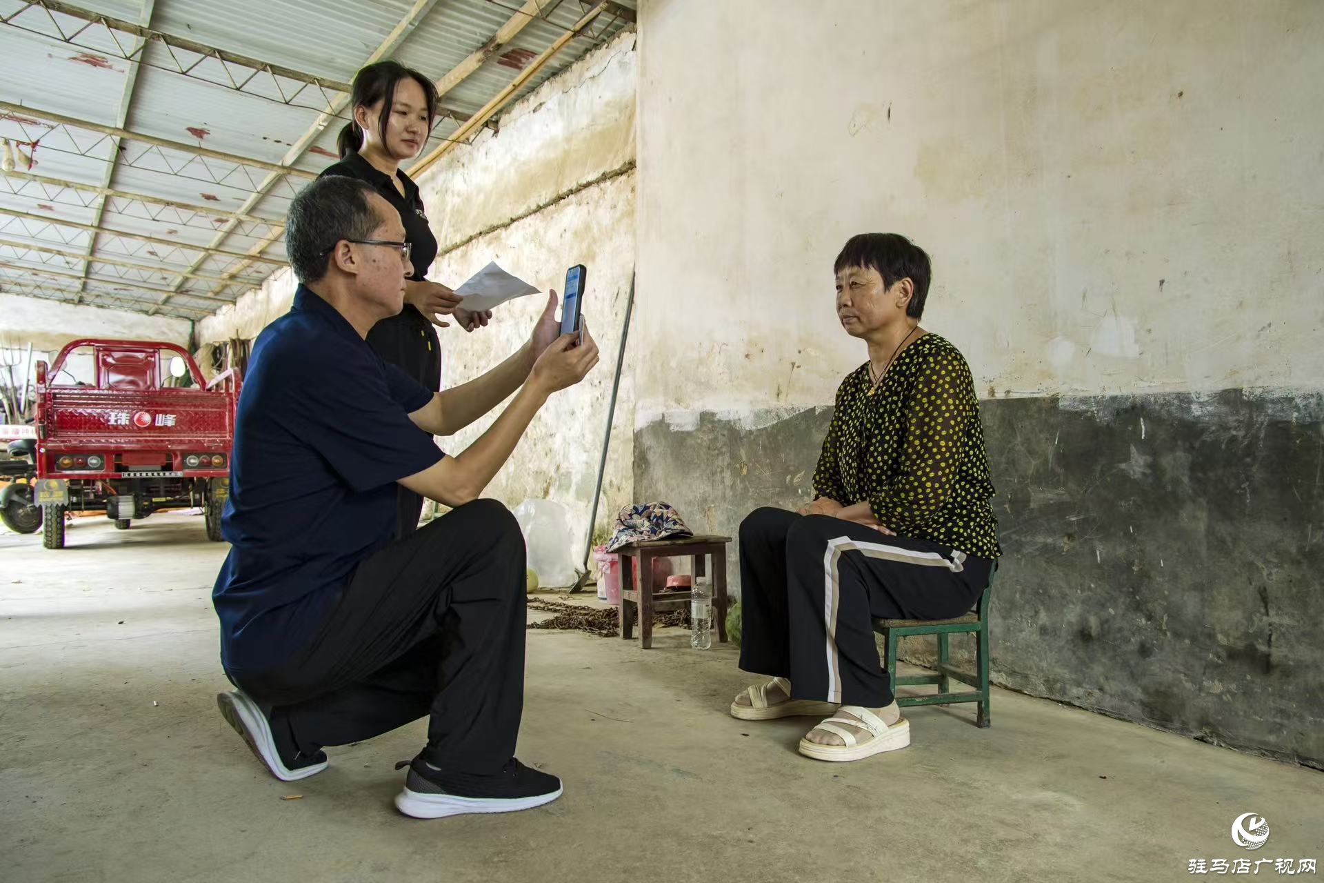正陽縣清源街道：上門認證暖人心?服務群眾零距離