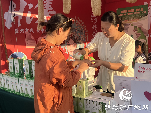 駐馬店市特色絲瓜產品亮相“黃河有戲 天中Hi集” 展現(xiàn)農業(yè)科技活力