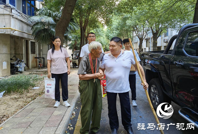 【文明風采天中行】中國好人何文禮：拐杖撐起大愛人生