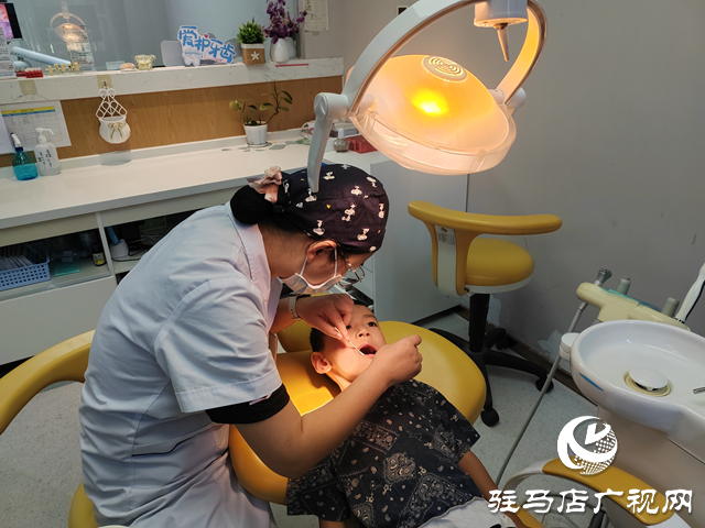 暑假兒童正畸熱 專家：并非越早越好 科學選擇是關鍵
